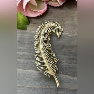 Large Vintage Coro Gold Fern Feather Brooch